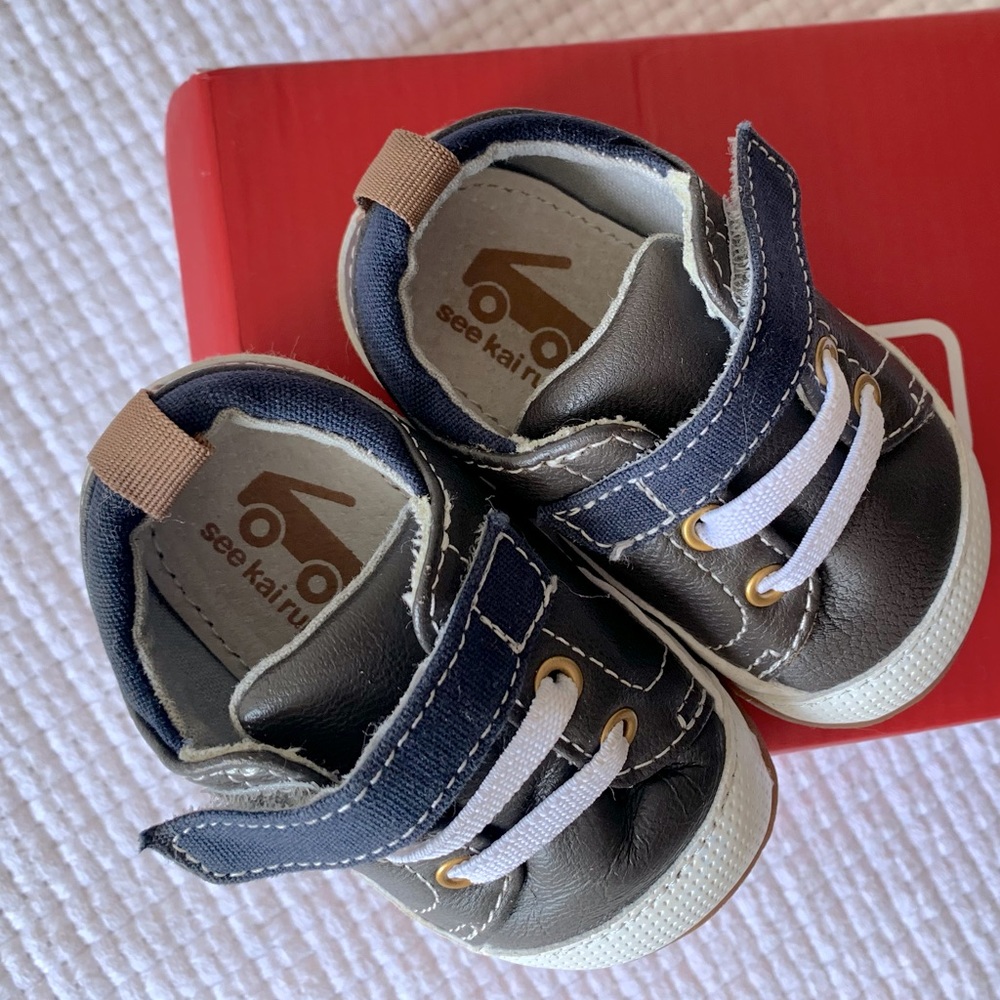 LIKE NEW See Kai Run first walkers